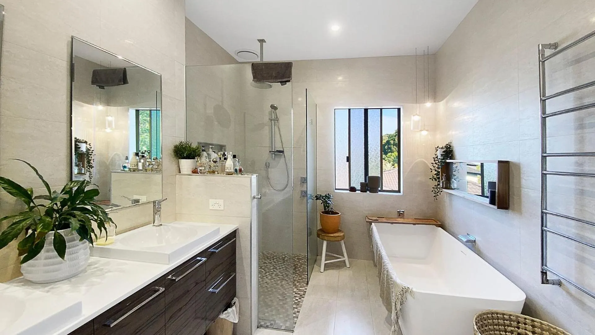Family Entertainer With Pool Villa Lennox Head Holiday home